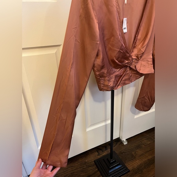 Free People Deep V-Neck Cropped Blouse - Picture 4 of 6